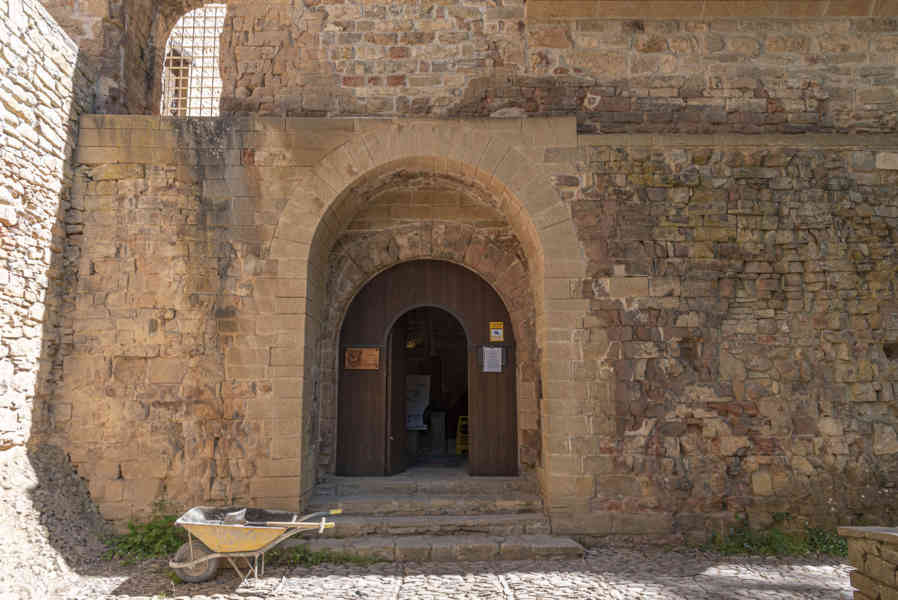 Huesca - real monasterio de San Juan de la Peña 08.jpg